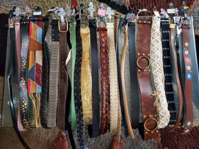 Pre-owned Multiple Brands Lot Of 100 Wholesale Womens/ladies Belts, Nwt, Assorted Styles & Sizes In Black, Brown, Green, Gold, Grey, Pink Etc