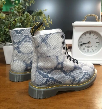 Pre-owned Dr. Martens' In Box Dr Martens 1460 Pascal Training Light Grey Snake Print Size Uk 5
