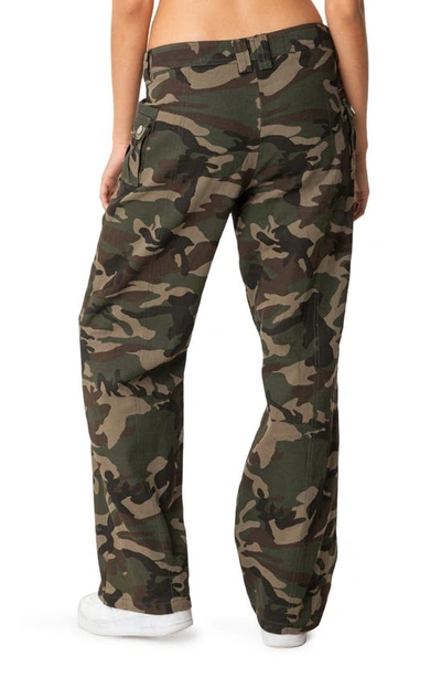 EDIKTED EDIKTED AYA CAMO PRINT LOW RISE CARGO PANTS 