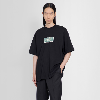 Shop Vetements T Shirts In Black