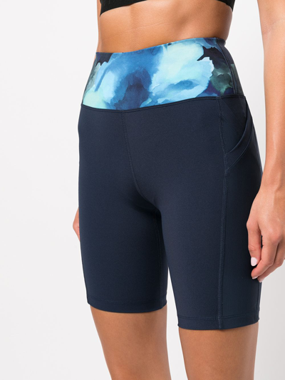 Shop Marchesa Abstract-pattern Cycling-shorts In Blau