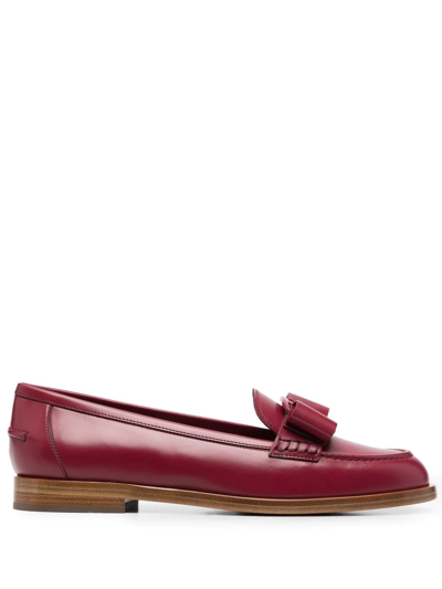Shop Ferragamo Bow-detail Leather Loafers In Rot