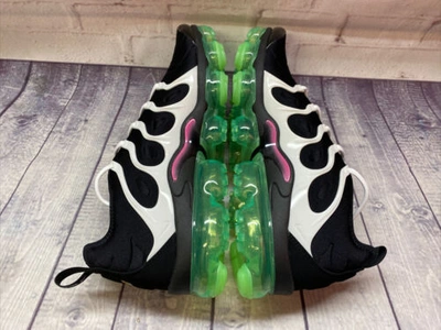 Pre-owned Nike Air Vapormax Plus Black Green Pink Shoes Dm8121-001 Men's Size 12