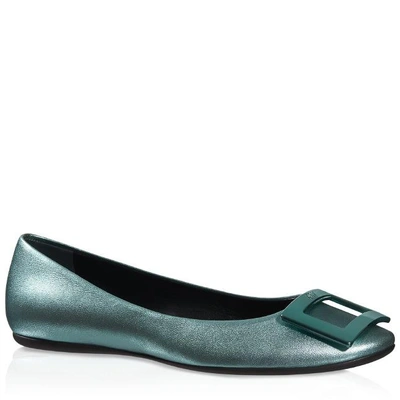 Shop Roger Vivier Gommette Ballerinas In Leather