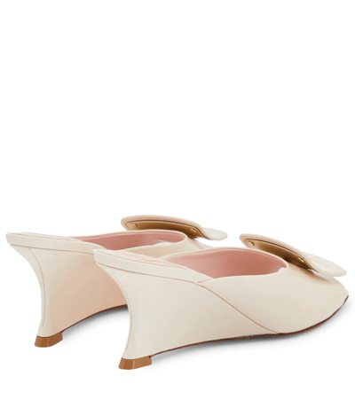 Shop Roger Vivier Belle Vivier Patent Leather Wedge Mules In Cire'