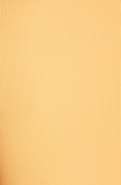 NWT Alo Yoga Ribbed Cropped Savvy Short Sleeve size Large in Golden Orange