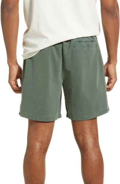 Treasure & Bond Stretch Organic Cotton Shorts In Green Wreath