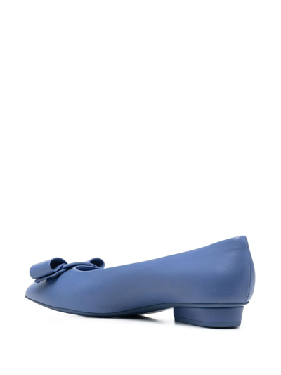 Ferragamo Viva Bow-embellished Leather Point-toe Flats In Blau