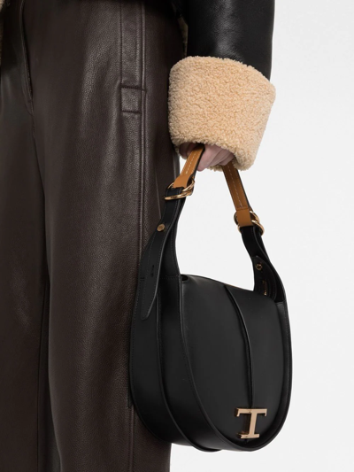 Shop Tod's Small Timeless Leather Shoulder Bag In Schwarz