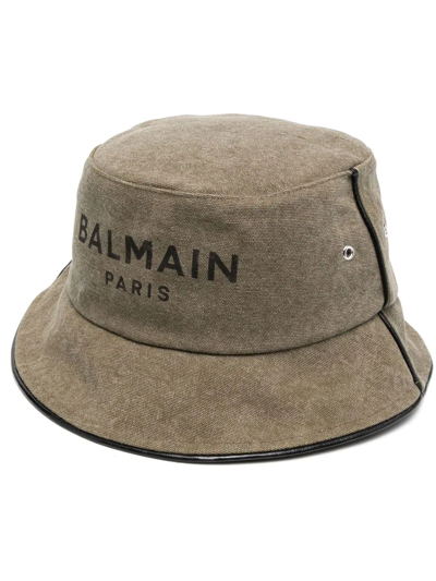 Shop Balmain Logo-print Bucket Hat In Grün