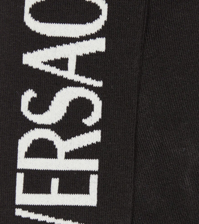 Versace Logo Jacquard Socks In Nero+bianco