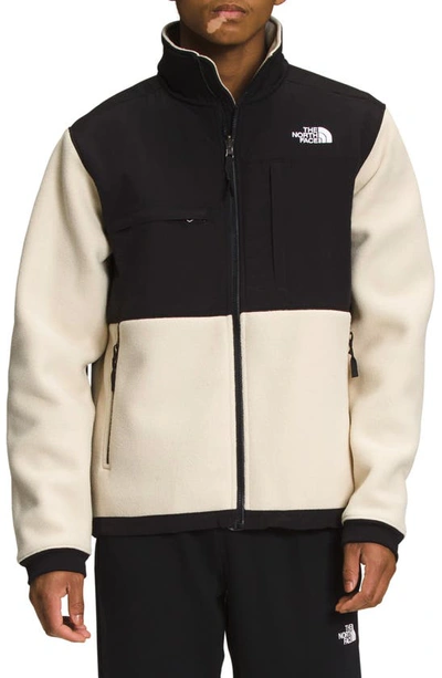 Shop The North Face Denali 2 Jacket In Gravel