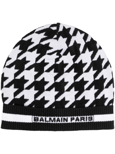 Shop Balmain Houndstooth-print Knitted Beanie In Black