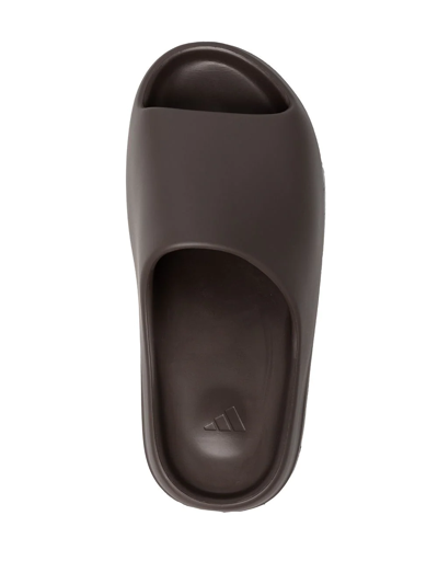 Adidas Originals Yeezy "soot 2021" Slides In Brown