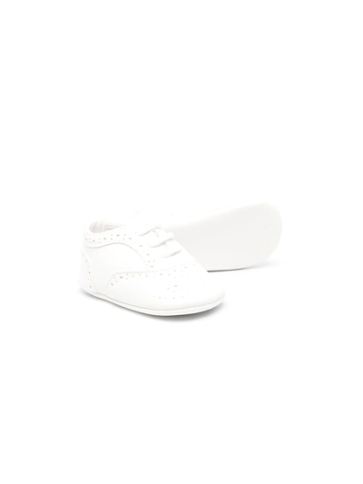 Shop Monnalisa Perforated-detail Pre-walkers In White