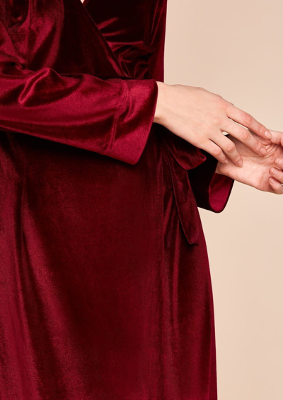 Gilda & Pearl Saratoga Damson Velvet Robe In  Damson