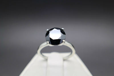 Pre-owned Black Diamond 2.25cts 8.40mm Real  Treated Engagement Size 7 Ring & $1325 Value. In Fancy Black