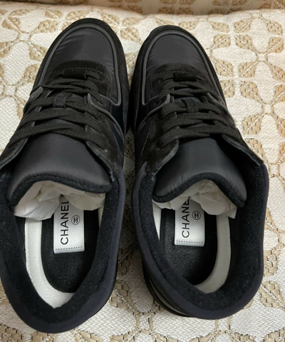 Pre-owned Chanel Interlocking Cc Logo Suede Athletic Sneakers Black Trainers