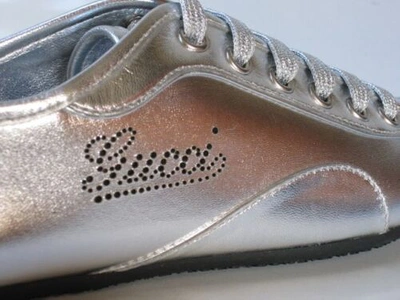 Pre-owned Gucci Sneakers Silver Leather Large Logo Athletic Shoes Very Comfortable