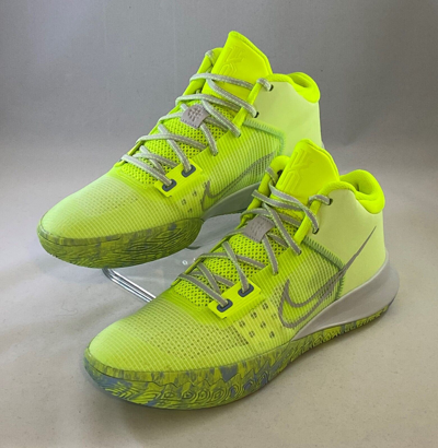 Pre-owned Nike Kyrie Flytrap 4 "barely Volt" Men's Size 11 Neon Green  Basketball Shoes | ModeSens