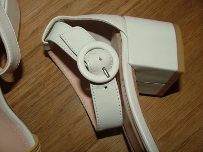 Pre-owned Agl Attilo Giusti Leombruni Wb  Heels Shoes Size 9 White Yellow Leather 375