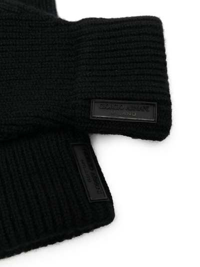 Giorgio Armani Cashmere Knitted Gloves In 黑色