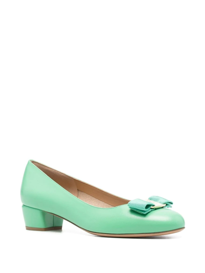 Ferragamo Vara Leather Pumps In 绿色
