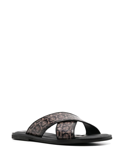 Ferragamo Gancini Crossover Strap Sandals In 黑色