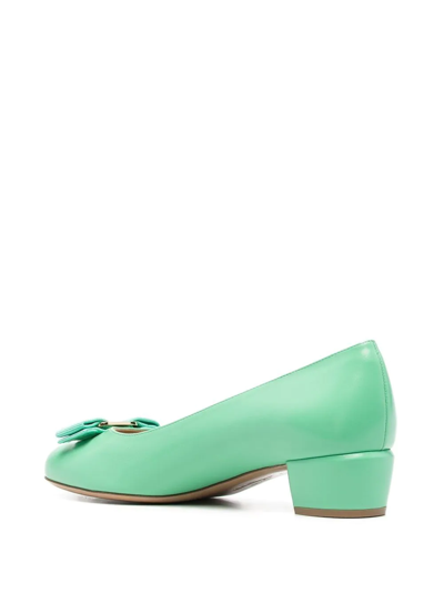 Ferragamo Vara Leather Pumps In 绿色