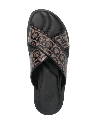 Ferragamo Gancini Crossover Strap Sandals In 黑色