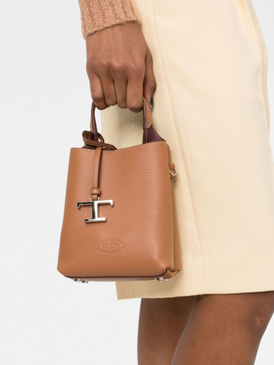 Tod's Logo-plaque Tote Bag In 褐色