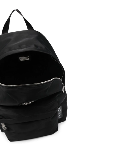 LOGO标牌拉链双肩包