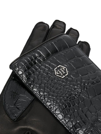 Shop Philipp Plein Crocodile-effect Leather Gloves In Schwarz