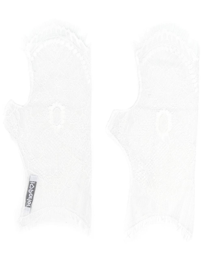 Shop Parlor Lace-pattern Frayed-edge Gloves In Weiss