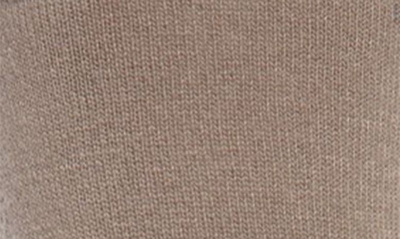 Memoi Seamless Crew Socks In Khaki