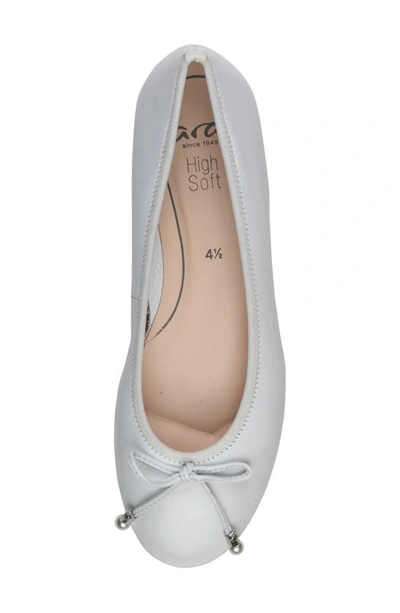 Ara Scout Flat In White Cervocalf