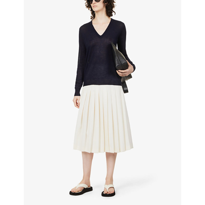 Joseph Cashair V-neck Cashmere-knit Jumper In Navy