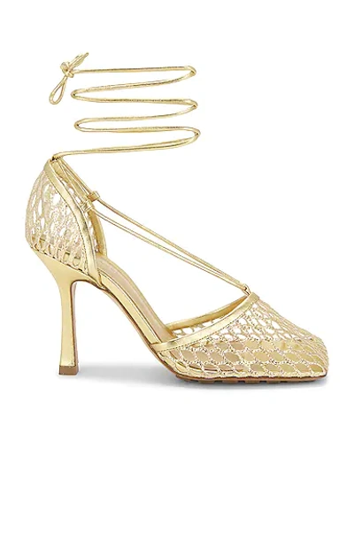 Bottega Veneta 90mm Macrame Metallic Ankle-wrap Pumps In Gold
