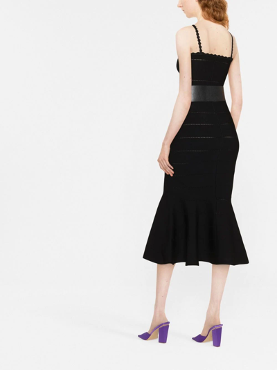 Shop Victoria Beckham Ruffle-hem Mid-length Dress In Schwarz