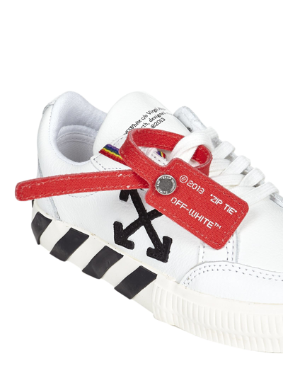 Shop Off-white Sneakers Low Vulcanized In White