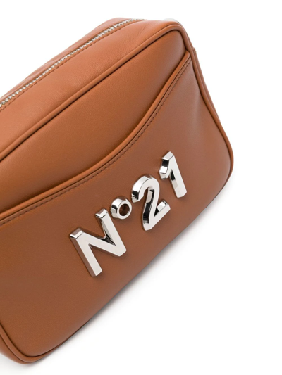 Shop N°21 Logo-plaque Leather Crossbody Bag In Braun