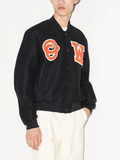 标贴棒球夹克