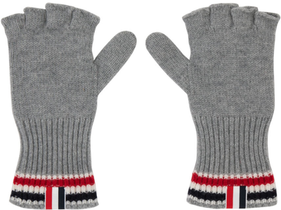 Shop Thom Browne Gray Aran Convertible Gloves In 055 Lt Grey