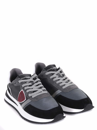 Shop Philippe Model Sneakers  Tropez 2.1 Low In Camoscio E Nylon In Grigio/nero