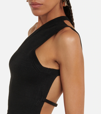 Jacquemus La Maille Ascu Asymmetric Knitted Crop Top In Black