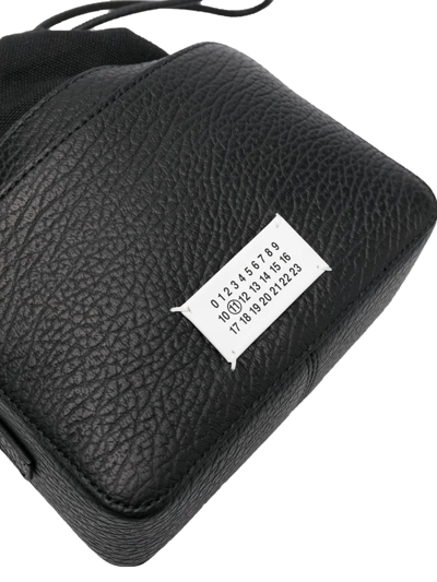 Maison Margiela Numbers-patch Pebbled Shoulder Bag In Schwarz
