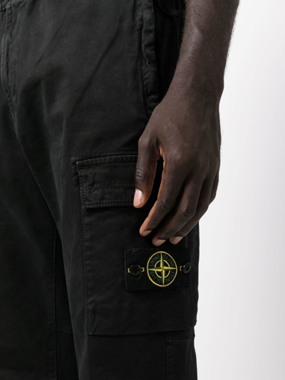 Shop Stone Island Compass-patch Cargo Trousers In Schwarz