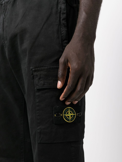Stone Island Compass-patch Cargo Trousers In Schwarz