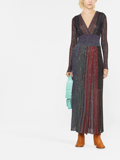 V领亮片缀饰连衣裙