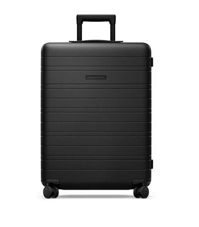 Shop Horizn Studios Essential H6 Check-in Suitcase (64cm) In Black